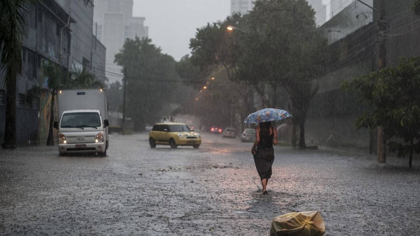 Bairros de SP ultrapassam 20 horas sem luz devido às chuvas; Moradores  relatam falta de sinal de celular e de abastecimento de água – Metro World  News Brasil