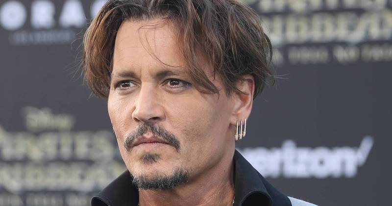 Filha de Johnny Depp revela motivo de não comentar batalha