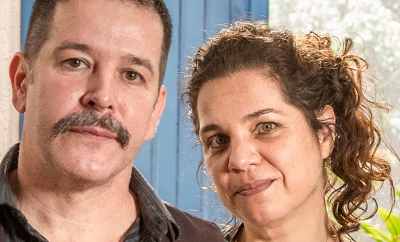 No remake da novela Pantanal, Tenório (Murilo Benício) vai se vingar de Maria Bruaca (Isabel Teixeira)