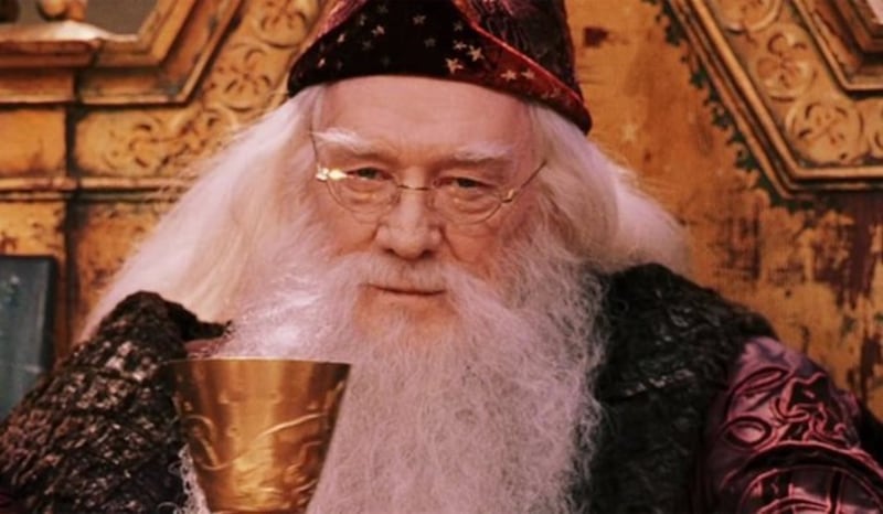 Richard Harris como Albus Dumbledore