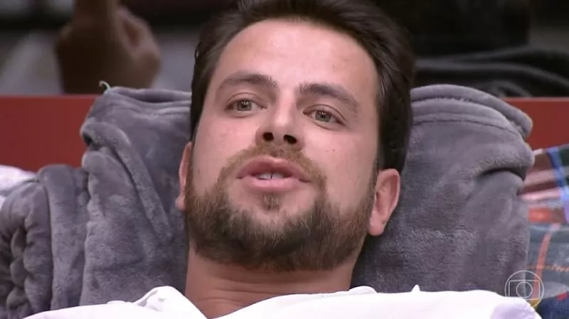 Gustavo virou alvo nas redes sociais após criticar Arthur Aguiar