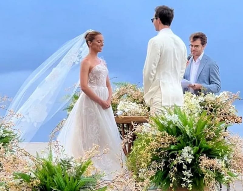 Casamento de bilionário fechou Fernando de Noronha