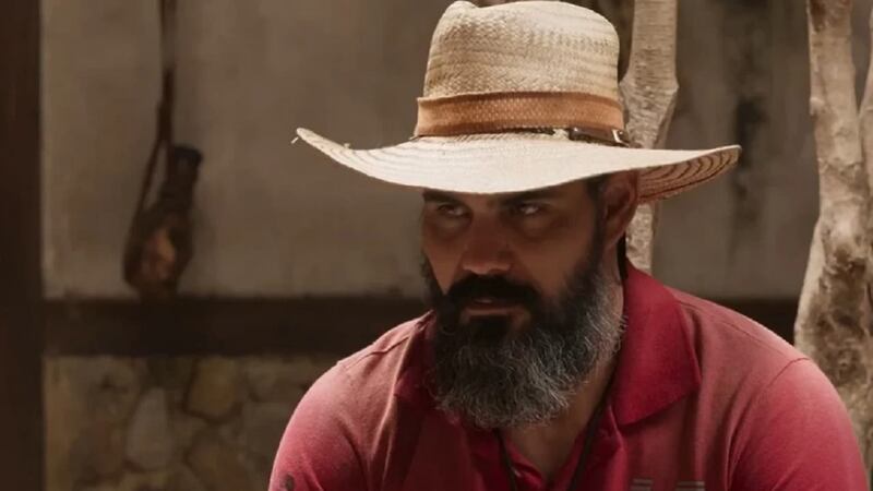 No remake de "Pantanal", Alcides (Juliano Cazarré) conta para Maria (Isabel Teixeira) quem matou Tenório (Murilo Benício)