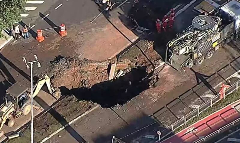 Avenida Gastão Vidigal é parcialmente interditada.