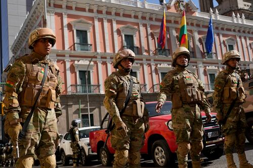 Presidente da Bolívia denuncia movimentos irregulares de militares e gera temores de um golpe