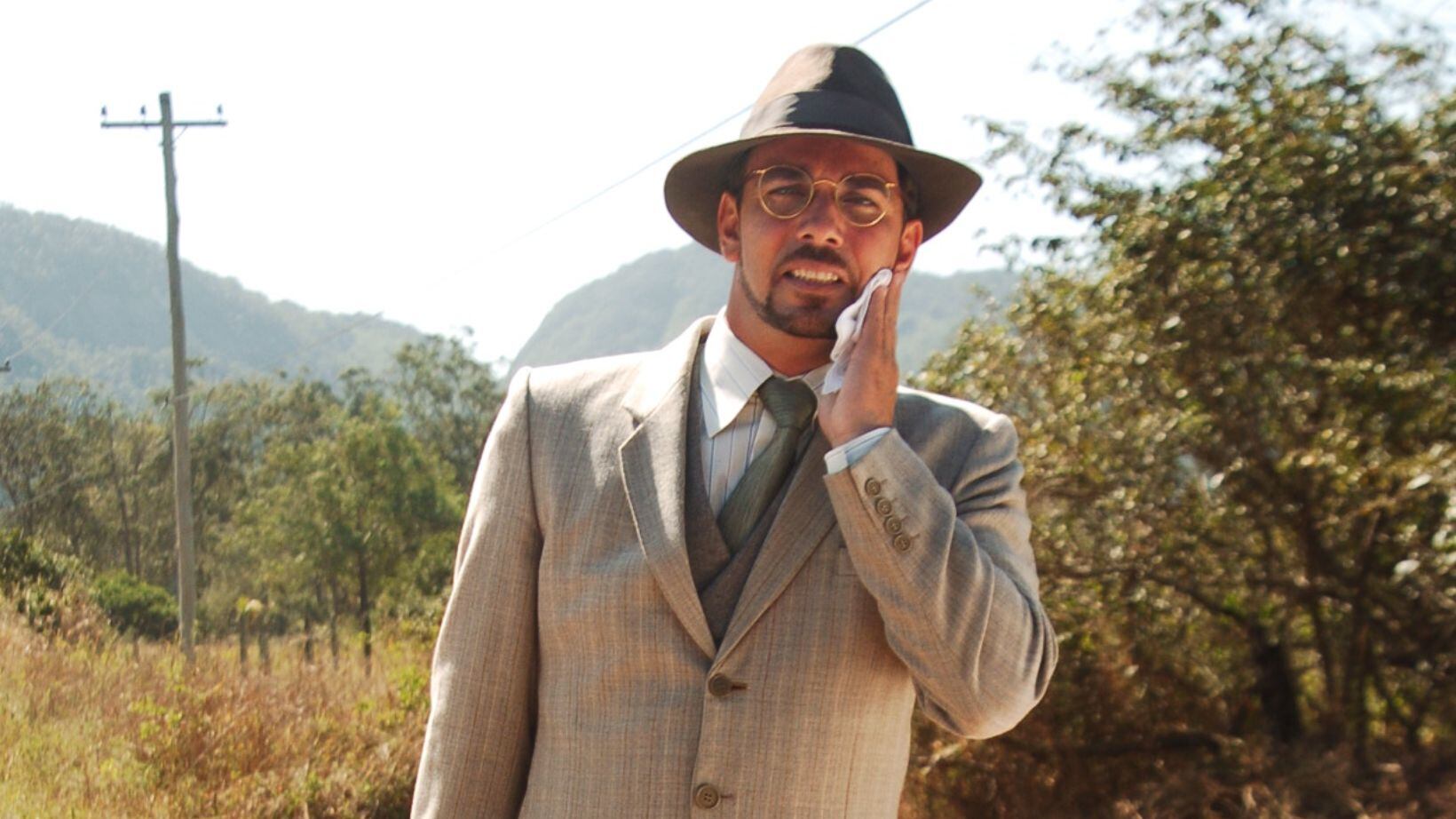 Na novela Alma Gêmea, o ator Marcelo Farias interpreta o misterioso Jorge