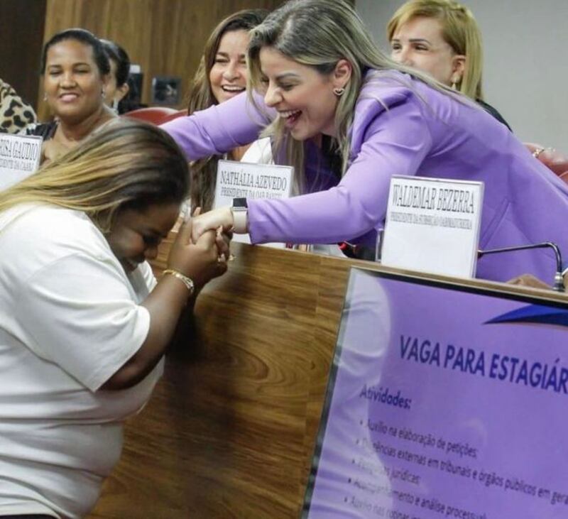 Na OAB do Rio de Janeiro, Jojo Todynho assiste palestra