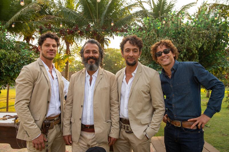 José Leôncio (Marcos Palmeira), Tadeu (José Loreto), José Lucas (Irandhir Santos) e Jove (Jesuita Barbosa) nos bastidores do remake de "Pantanal"