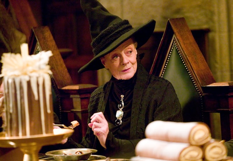 Maggie Smith como Minerva McGonagall