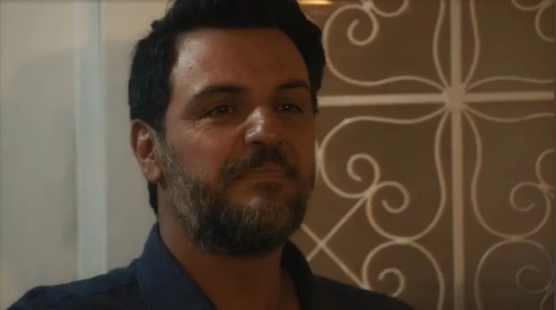 Em "Travessia", Moretti (Rodrigo Lombardi) tenta matar Oto (Romulo Estrela)