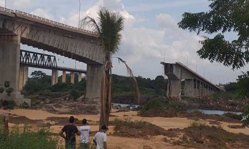 Buscas foram suspensas por suspeita de contaminação da água