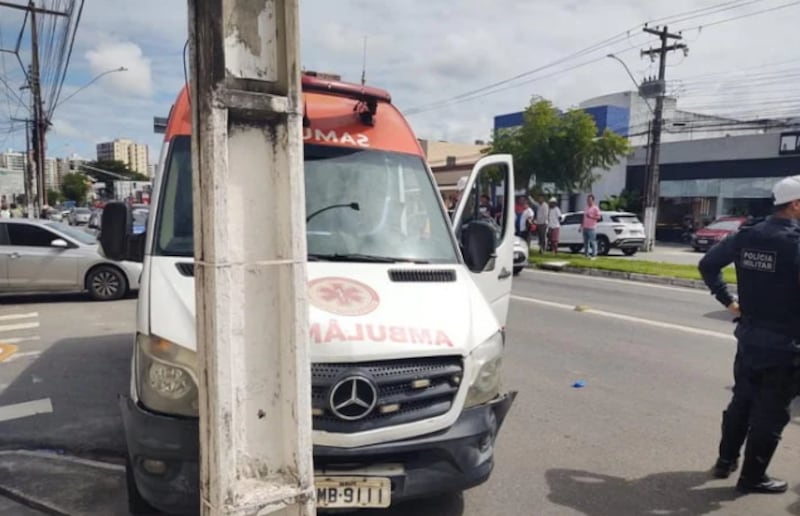 Homem é baleado pela PM após se revoltar com o Detran e sequestrar ambulância; entenda