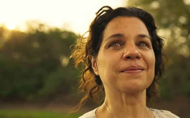 No remake de "Pantanal", Maria (Isabel Teixeira) abandona herda as terras de Tenório (Murilo Benício)