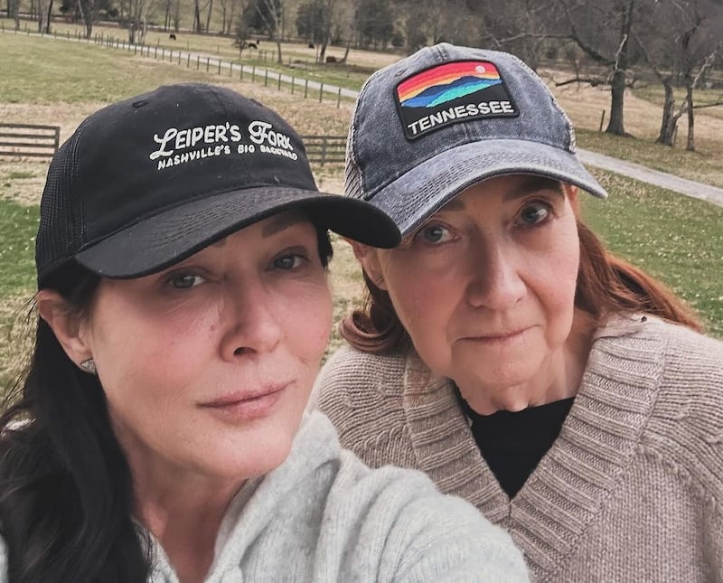 Após câncer terminal, Shannen Doherty, de 'Barrados no Baile', começa a doar pertences