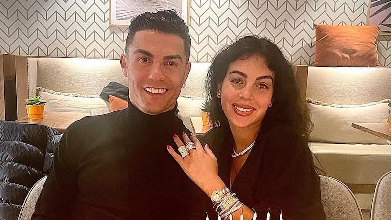 Georgina e Cristiano Ronaldo vão morar com os cinco filhos numa nova mansão avaliada em R$ 145 milhões