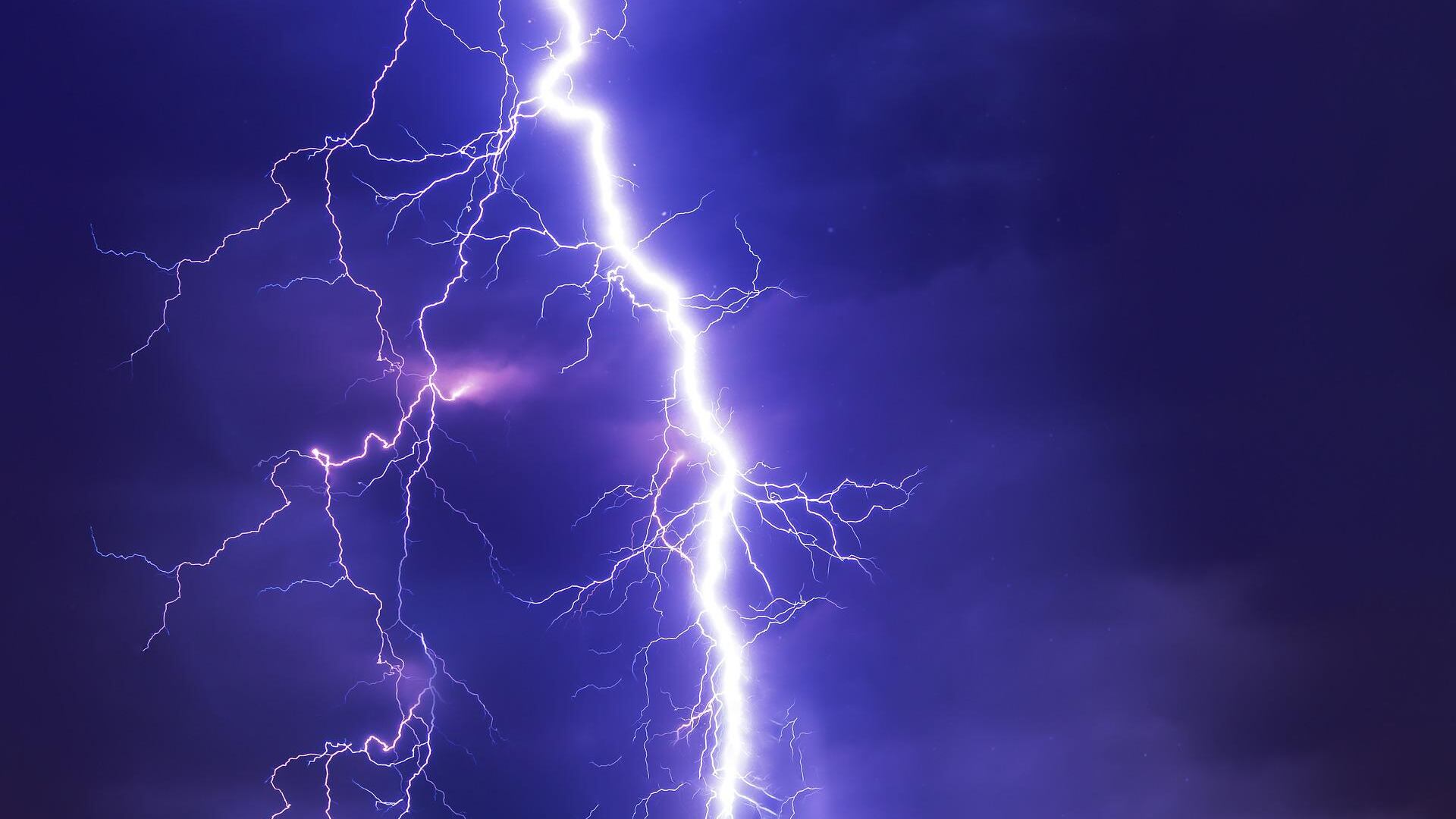 Homem diz ter desenvolvido a capacidade de prever tempestade após ser atingido por raio