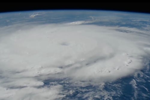 AICM alerta sobre impacto nos voos devido ao furacão ‘Beryl’.