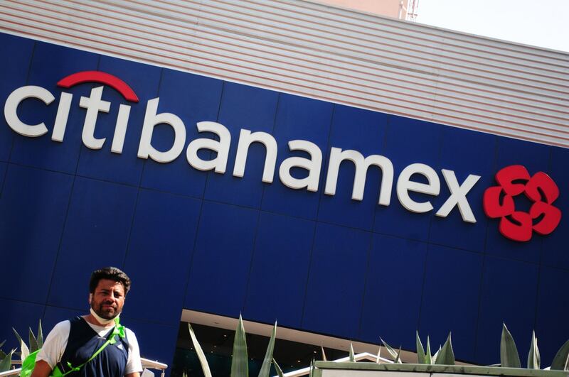 ¿Venta de Banamex se tambalea por disputa de Gobierno y Grupo México?