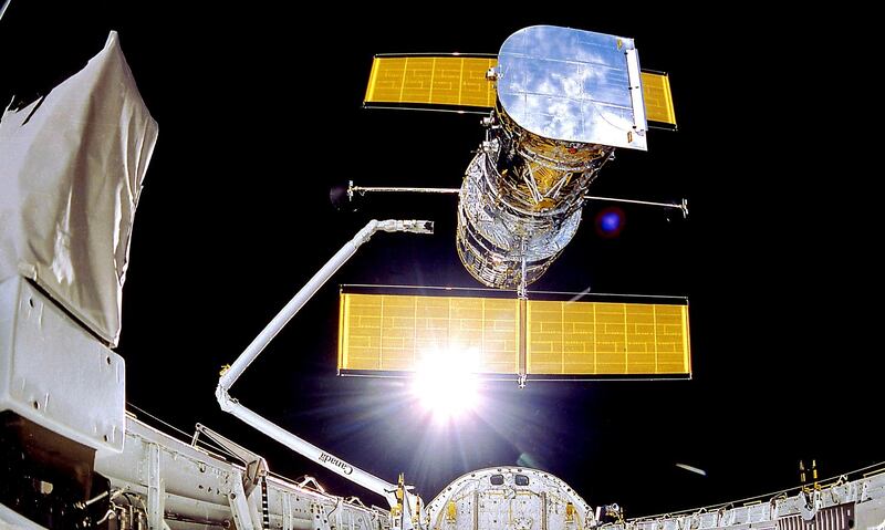 Missão em andamento para restaurar o computador de carga útil no telescópio espacial Hubble da NASA no espaço