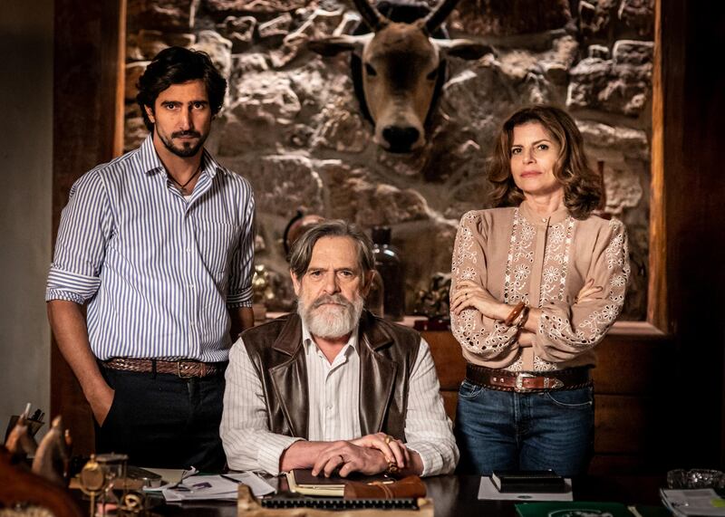 Mar do Sertão: Tertulinho (Renato Góes), Coronel Tertúlio (José de Abreu) e Deodora (Deborah Bloch)