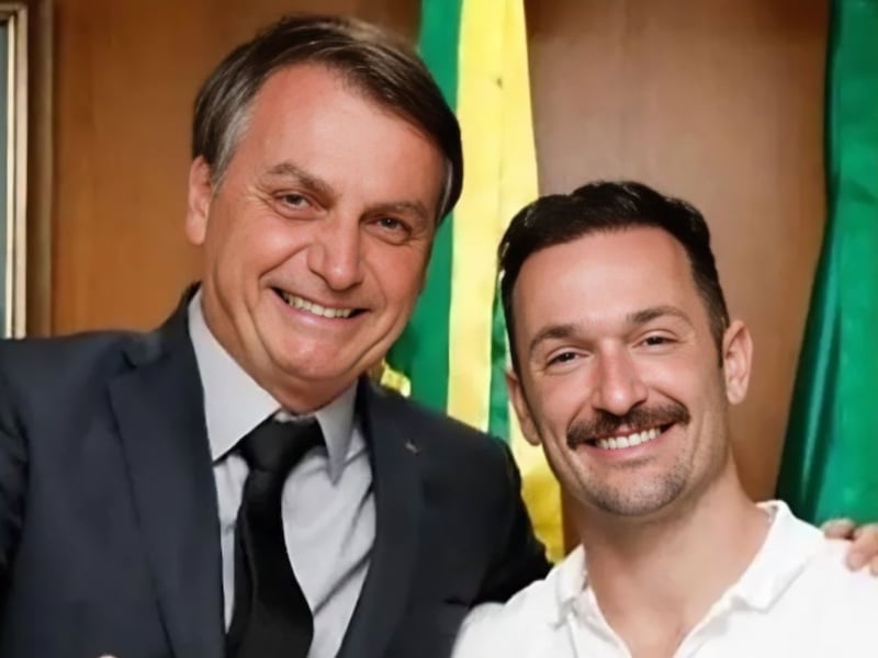 Diego Hypolito tira foto com Jair Bolsonaro