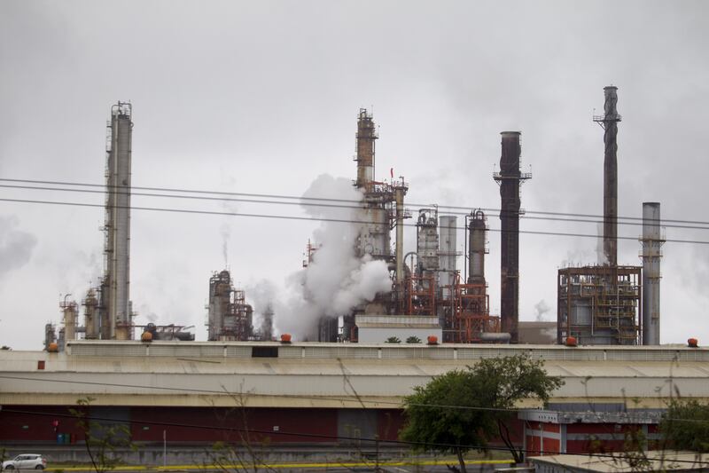 El futuro de la refinería de Cadereyta está por decidirse.