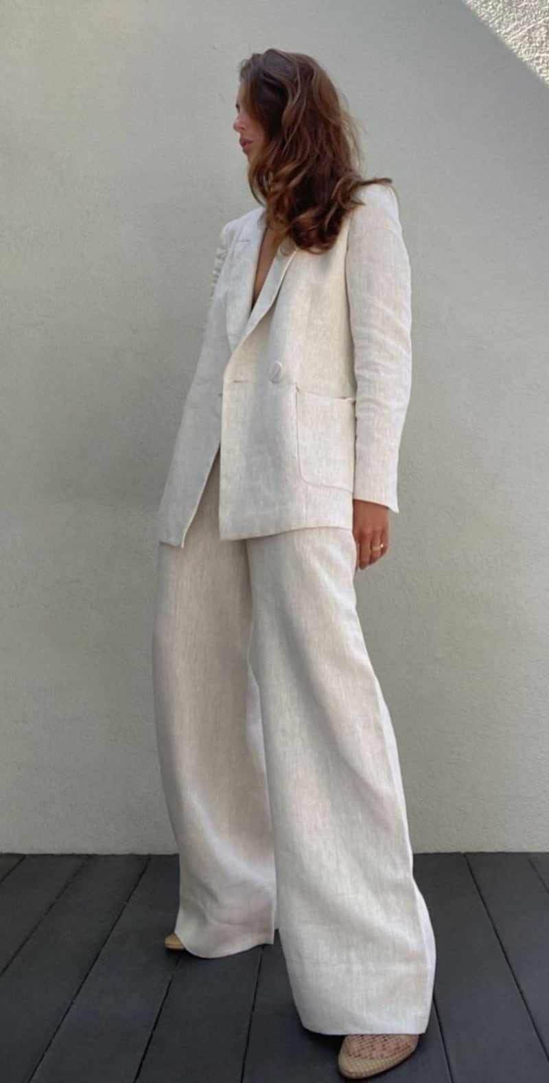 Outfit elegante con pantalones de lino