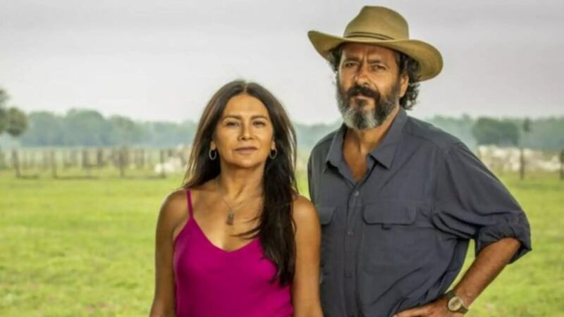No remake de "Pantanal", Filó (Dira Paes) e José Leôncio (Marcos Palmeira) se casam, mas o destino será cruel com a cozinheira