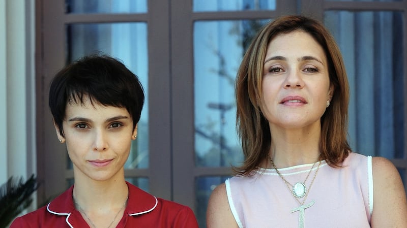 As personagens Nina (Debora Falabella) e Carminha (Adriana Esteves) marcaram a novela de João Emanuel Carneiro, na TV Globo