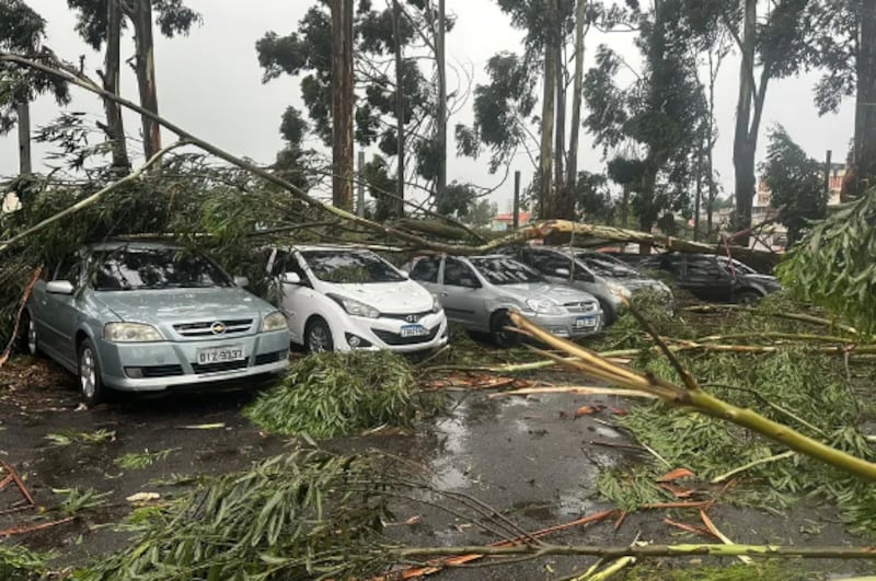 Houve sete mortes e ainda há regiões sem energia